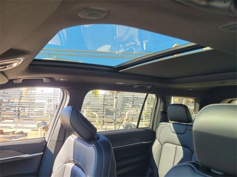 New 2025 Jeep Grand Cherokee L Limited image 32