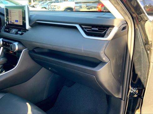 Used 2024 Toyota RAV4 XLE Premium image 35