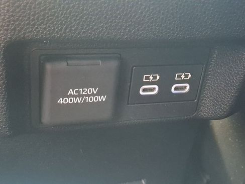 Used 2025 Toyota Tacoma Limited AWD/4WD image 11