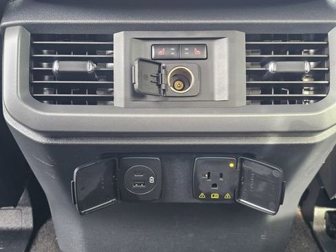 Used 2022 Ford F150 Lariat w/ Equipment Group 502A High image 18