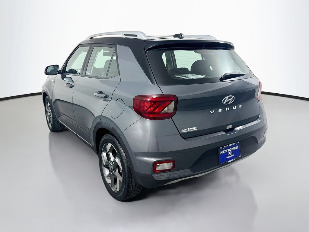 Certified 2024 Hyundai Venue Limited FWD image 7
