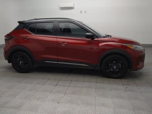 Used 2021 Nissan Kicks SR w/ SR Premium Package FWD image 11