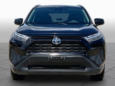 Used 2024 Toyota RAV4 LE AWD/4WD image 4