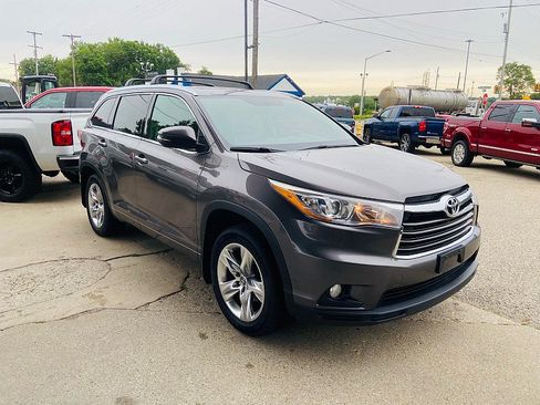 Used 2016 Toyota Highlander Limited AWD/4WD image 6