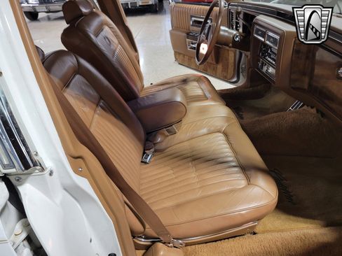 Used 1988 Cadillac Brougham image 25