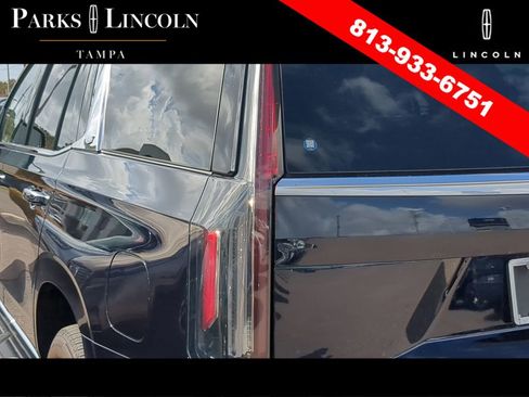 Used 2023 Cadillac Escalade Premium Luxury image 7