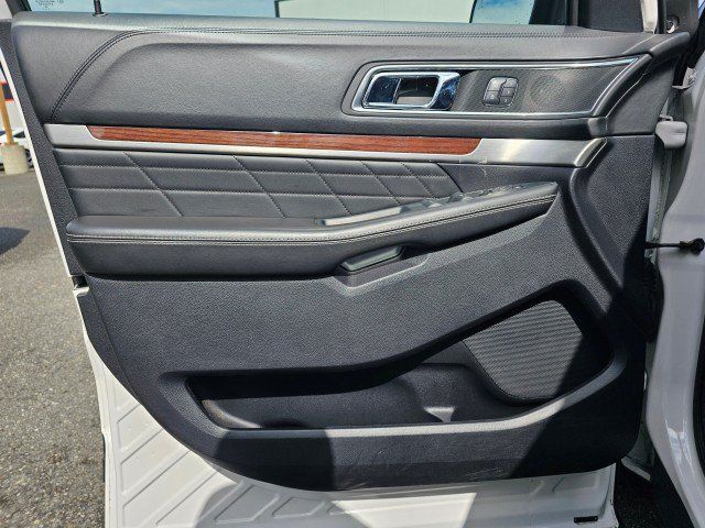 Used 2019 Ford Explorer Platinum AWD/4WD image 27