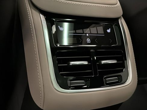 New 2026 Volvo XC90 T8 Ultra w/ Protection Package AWD/4WD image 28