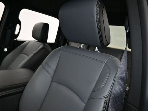 Used 2024 RAM 3500 Tradesman w/ Chrome Appearance Group image 15