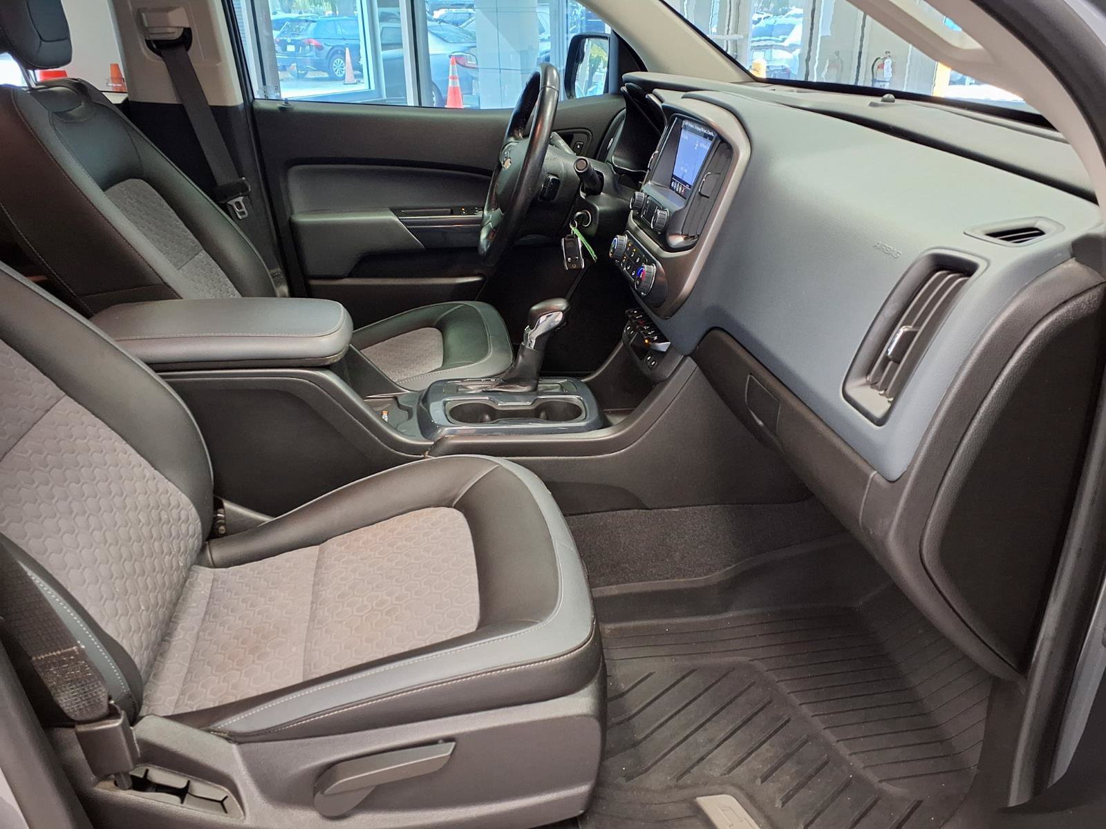 Used 2022 Chevrolet Colorado Z71 AWD/4WD image 10