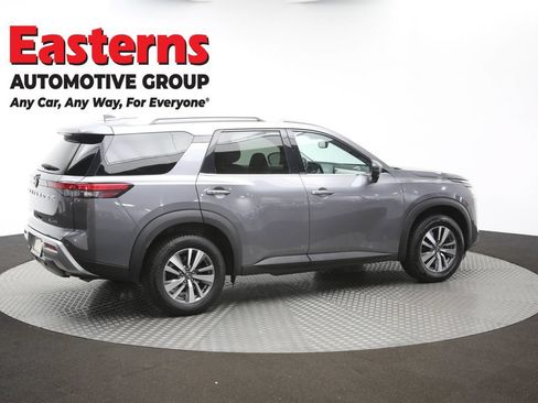 Used 2022 Nissan Pathfinder SL AWD/4WD image 43
