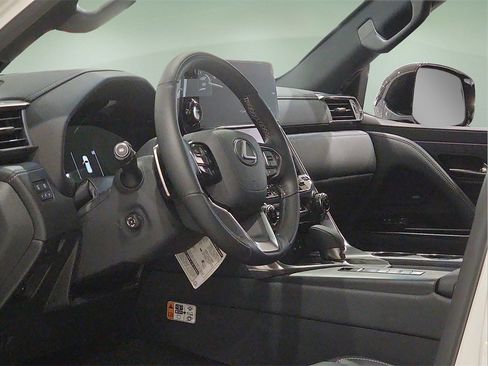 New 2026 Lexus LX 700h Luxury image 20