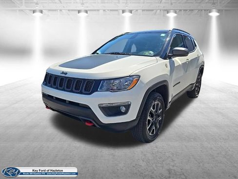 Used 2019 Jeep Compass Trailhawk AWD/4WD image 3