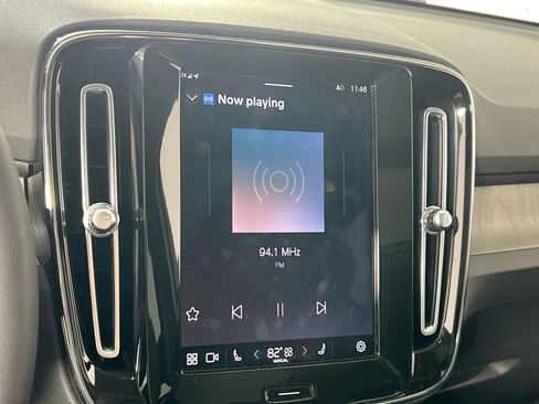 Used 2023 Volvo XC40 B4 Plus w/ Protection Package Premier image 14