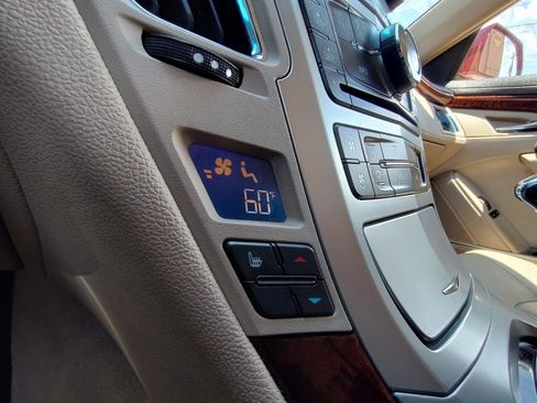 Used 2012 Cadillac CTS Luxury RWD image 22
