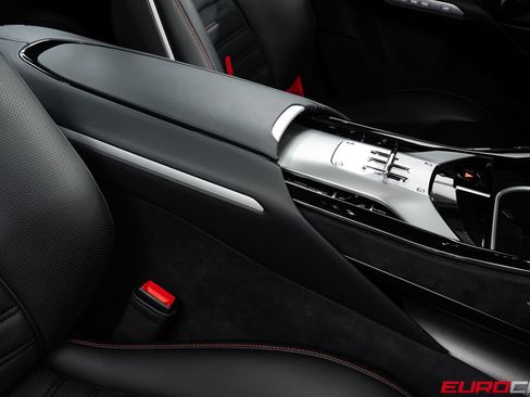 Used 2025 Ferrari Purosangue AWD/4WD image 41