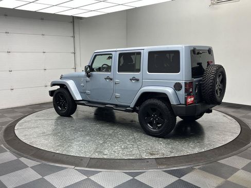 Used 2012 Jeep Wrangler Unlimited Sahara AWD/4WD image 2
