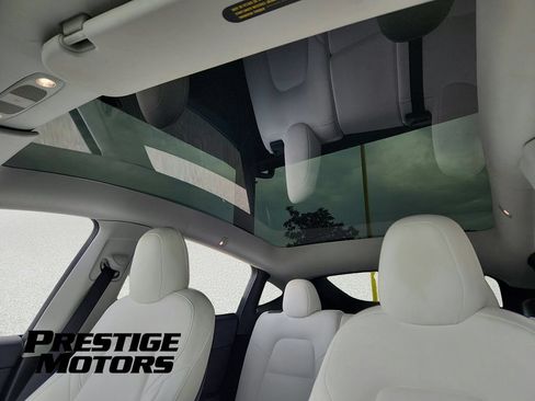 Used 2023 Tesla Model Y Long Range AWD/4WD image 18