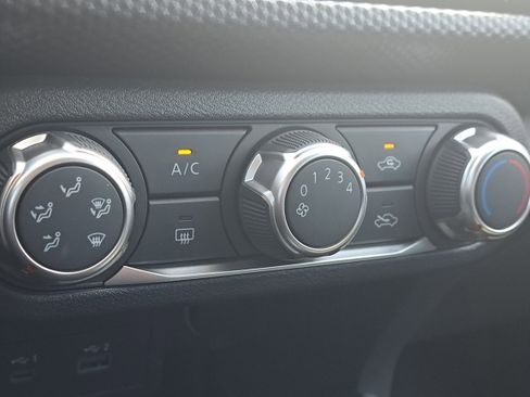 Certified 2023 Nissan Kicks SV image 28