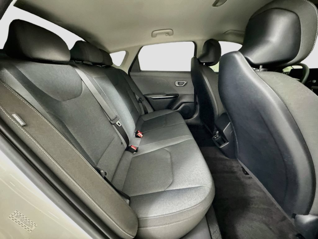 Used 2025 Kia K4 FWD image 26