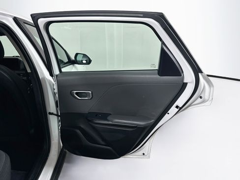 Used 2025 Kia K4 FWD image 28