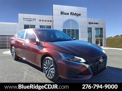Used 2023 Nissan Altima 2.5 SV w/ SV Premium Package