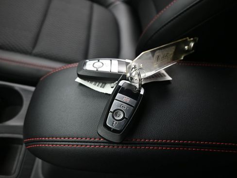 New 2025 Ford Escape ST-Line w/ Equipment Group 301A image 15