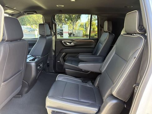 Used 2023 Chevrolet Suburban Premier image 28