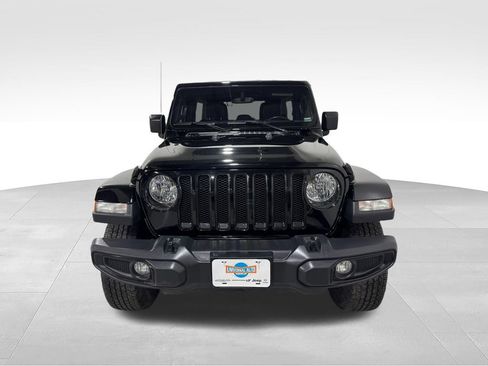 Used 2020 Jeep Wrangler Unlimited Sahara w/ Dual Top Group AWD/4WD image 12