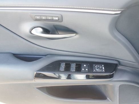 Used 2023 Lexus ES 350 F Sport w/ Accessory Package (Z2) image 29