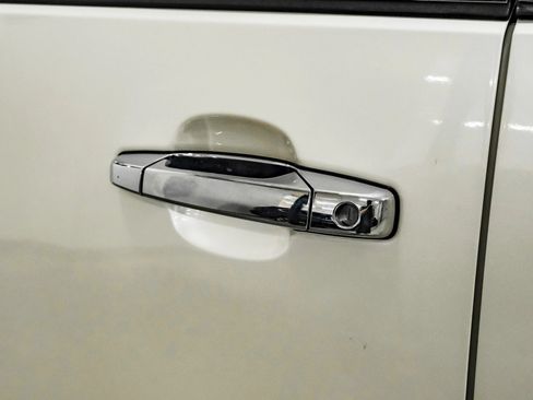 Used 2014 Cadillac Escalade ESV Platinum RWD image 34