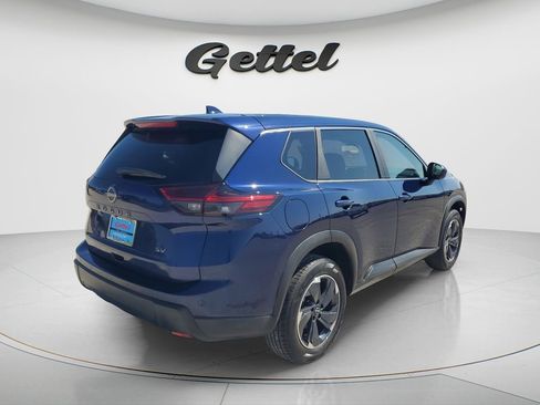 Used 2024 Nissan Rogue SV image 5