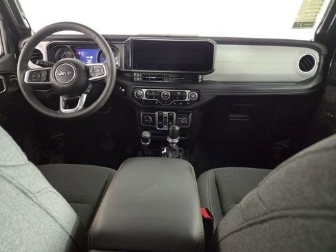 Used 2025 Jeep Wrangler Sahara w/ Safety Group image 26