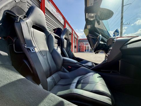 Used 2022 McLaren 720S Luxury image 21