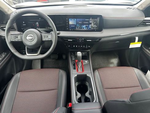New 2025 Nissan Kicks SR w/ SR Premium Package image 17