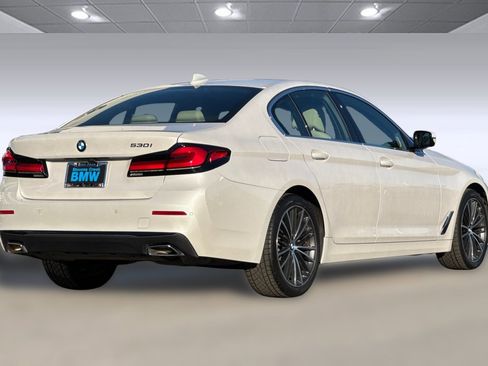 Used 2023 BMW 530i w/ Premium Package image 8