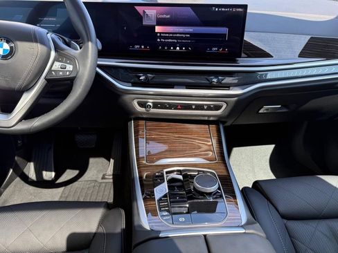 Used 2025 BMW X5 xDrive40i image 10
