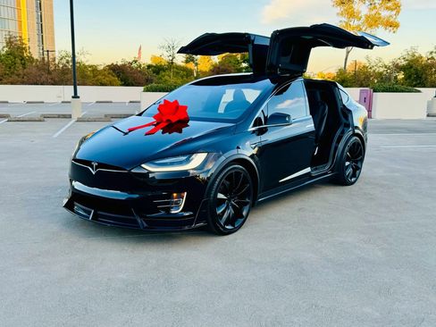 Used 2021 Tesla Model X Long Range image 2