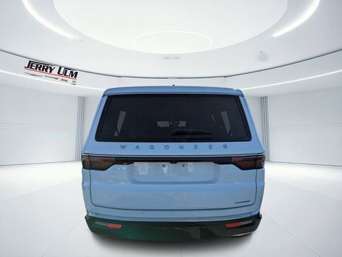 Used 2024 Jeep Wagoneer Series II image 4