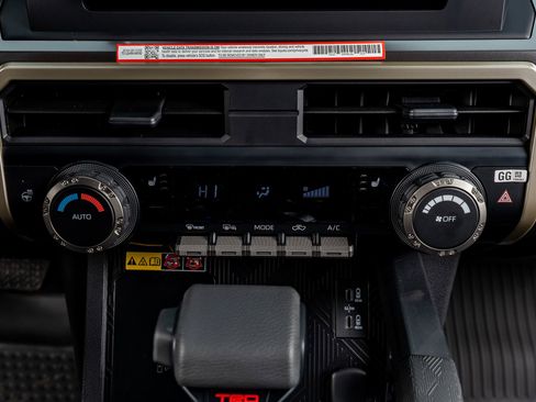 Used 2025 Toyota Tacoma TRD Off-Road image 26