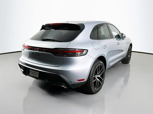 Certified 2025 Porsche Macan AWD/4WD image 9