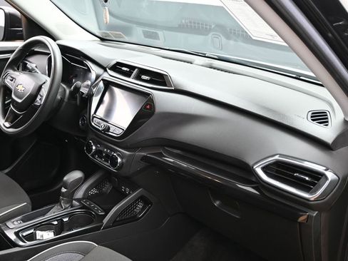 Used 2022 Chevrolet TrailBlazer LT w/ Convenience Package image 34