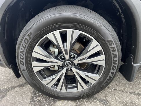 Certified 2023 Nissan Rogue SV w/ SV Premium B Package AWD/4WD image 9