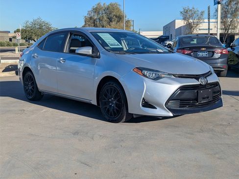Used 2017 Toyota Corolla LE image 6