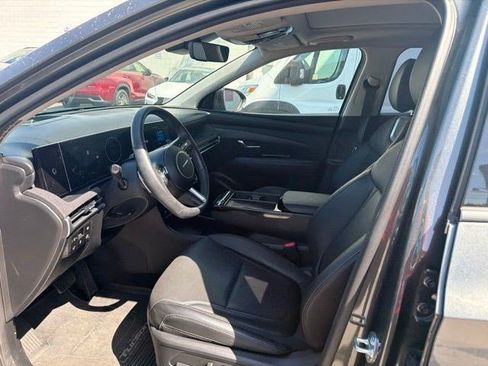 Used 2025 Hyundai Tucson Limited AWD/4WD image 15