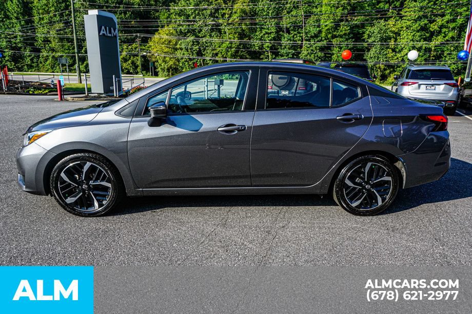 Used 2024 Nissan Versa SR FWD image 6