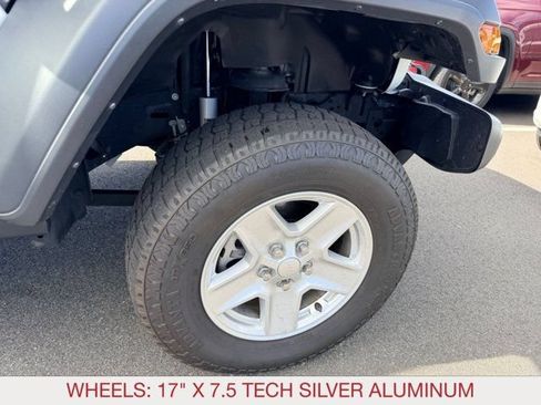 Certified 2023 Jeep Gladiator Sport AWD/4WD image 8