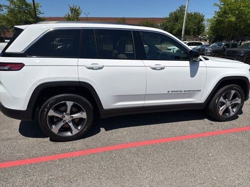 Used 2023 Jeep Grand Cherokee 4WD 4xe image 18