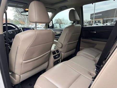 Used 2016 Honda Pilot Touring image 18
