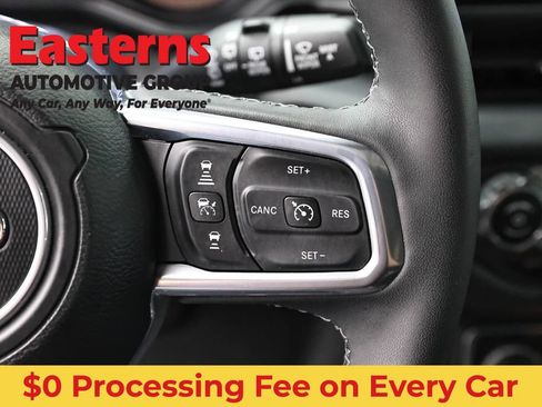 Used 2025 Jeep Wrangler Unlimited Sahara AWD/4WD image 16